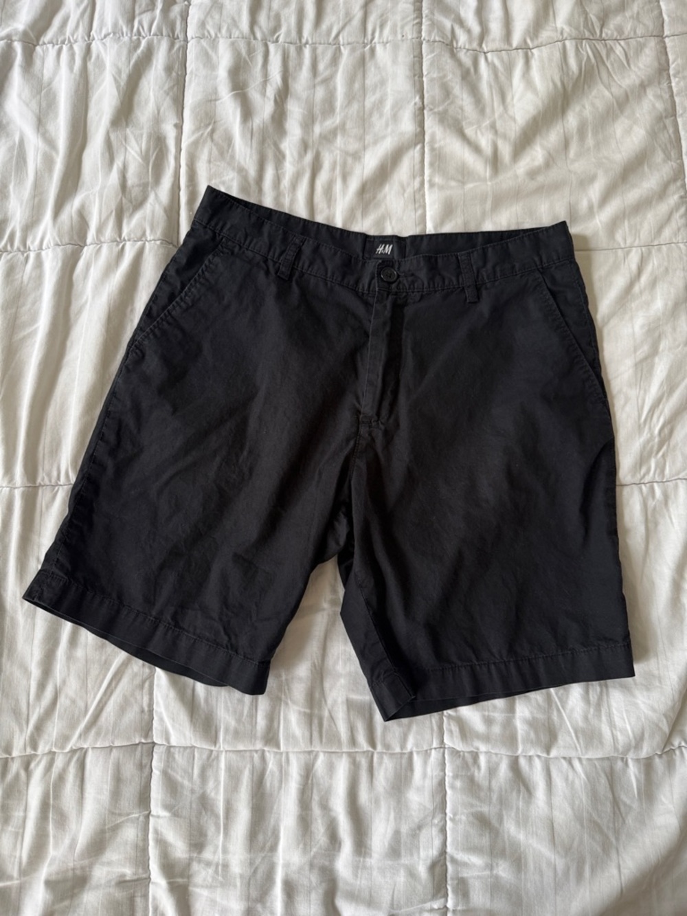 H&M Men's Black Flat-Front Chino Shorts